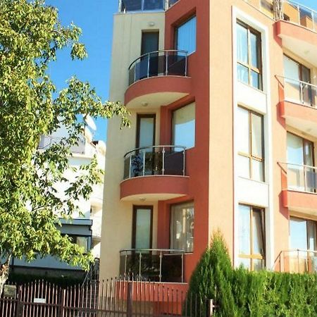 Fantasy Apartments Warna Exterior foto