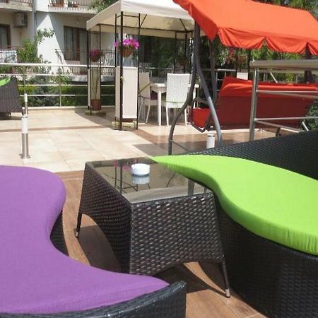 Fantasy Apartments Warna Exterior foto